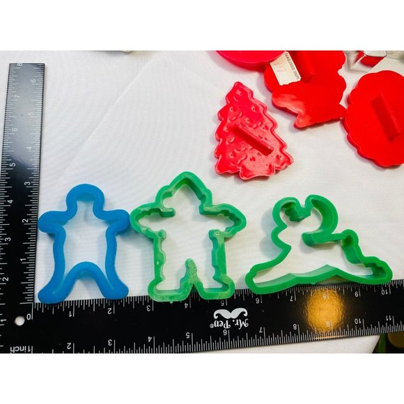 14 Vintage Imprint Cookie Cutter Very Random Christmas Holiday Lot - Picture 7 of 9